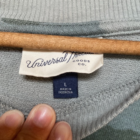 Universal Thread cropped sweatshirt - Picture 2 of 5